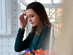 Blondine, Blasen, Sperma im mund, Spermaladung, Gruppe, Orgie, Rasiert, Titten