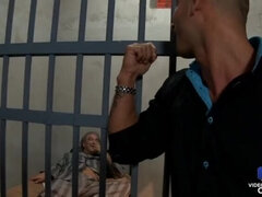 Анальный секс, Большой член, Брюнетки, Член, Француженки, Тюрьма, Развязные, Втроем