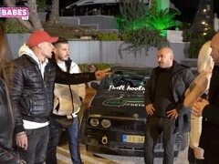 Bulgarisch, Auto, Griechisch, Ehemann, Reif, Milf, Jungendliche (18+), Flotter dreier