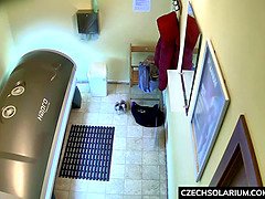 Amateur, Plantureuse, Masturbation, Chatte, Rasée, Solarium, Solo, Voyeur