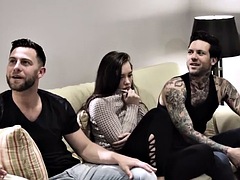 Anal, Sucer une bite, Double pénétration, Extrême, Faciale, Fétiche, Branlette thaïlandaise, Adolescente