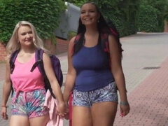 Blonde, Sucer une bite, Brunette brune, Tir de sperme, Actrice du porno, Chatte, Rugueux, Adolescente