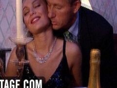 Gros seins, Sucer une bite, Brunette brune, Hard, Léchez, Rétro, Chevaucher, Rétro ancien