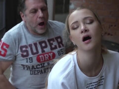 Nana, Blonde, Tir de sperme, En levrette, Hard, Hd, Léchez, Petite femme