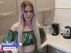 18 jahre, Arsch, Schwanz, Schmuddelige sprache, Emotionale dirne, Muschi, Russisch, Titten