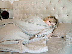 Culo grande, Verga grande, Tetas grandes, Rubia, Mamada, Afeitado, Durmiendo