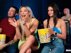 アナル, ブロンド, フェラチオ, バック, 巨大, キス, ストリッピング, ティーン