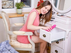 Amateur, Chambre à dormir, Gros seins, Chatte, Rasée, Maigrichonne, Dénudage, Adolescente