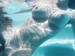 Большие сиськи, Брюнетки, Собачьи, На природе, Бассейн, Под водой