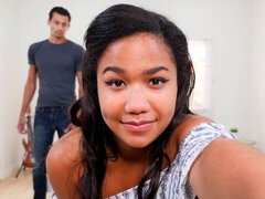 Grosser arsch, Blasen, Braunhaarige, Schwanz, Hundestellung, Interrassisch, Latina, Natürlichen titten