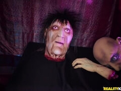 Брюнетки, Семяизвержение, Волосатые, Хд, Оргазм, Бассейн, Кричащие, Игрушки