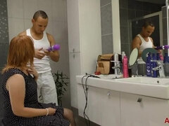 Sucer une bite, Couple, Tir de sperme, Talons, Mature, Chatte, Jarretelles