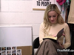 Любители, Постарше, Пальцем, Милф, Мамочка, В офисе, Шпионские видео, Подглядывание