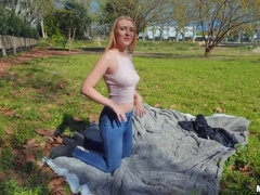 アメリカ人, ブロンド, 口内発射, オーガズム, アウトドア, 公共, 剃毛, ティーン