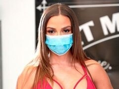 Grosser arsch, Grosse titten, Blondine, Blasen, Hundestellung, Sporthalle, Milf, Sport