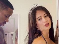 Zwart, Pijpbeurt, Hondjeshouding, Pop, Interraciaal, Moeder die ik wil neuken, Geschoren, Tatoeage