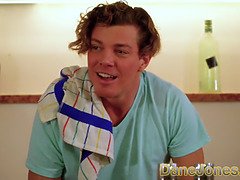 Gros seins, Sucer une bite, Hd, Seins naturels, Adolescente