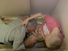 69 negenenzestig, Badkamer, Homo, Toilet