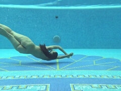 Gros cul, Gros seins, Fétiche, Hd, Mère que j'aimerais baiser, Piscine, Nénés, Sous marin