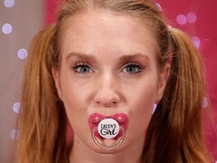 Grosse bite, Sucer une bite, Couche culotte, Grossier, Petite femme, Pigtail, Pov, Maigrichonne