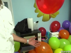 Grosse titten, Spermaladung, Lesbisch, Höschen, Party, Piercing, Rotschopf, Titten