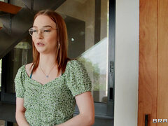 Bad, Grosse titten, Blondine, Blasen, Spermaladung, Kleid, Brille, Muschi