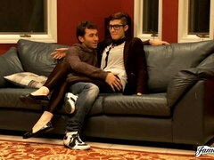 Grosser schwanz, Blasen, Braunhaarige, Hundestellung, Leder, Natürlichen titten, Jungendliche (18+), Titten