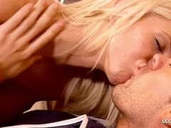 18 jahre, Blondine, Hardcore, Riesenschwanz, Zierlich, Rau, Titten, Jungfrau