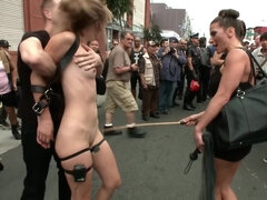 Blonde, Sucer une bite, Nue à poil, Adolescente, Attachée