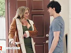 Grosse bite, Gros seins, Blonde, Sucer une bite, Masturbation, Mère que j'aimerais baiser, Séduite, Sous la jupe