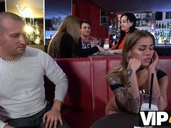 Noire, Cocu, Tchèque, Européenne, Public, Echangistes, Tatouage, Nénés