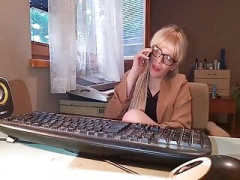 Anal, Rubia, Mamada, Semen en la boca, Corridas, Madres para coger, Secretaria, Serbio