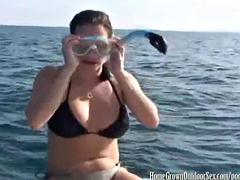 Amateur, Gros seins, Sucer une bite, Brunette brune, Hard, Réalité, Nénés, Mouillée