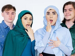 18 ans, Arabe, Grosse bite, Sucer une bite, En levrette, Seins naturels, Adolescente, Nénés