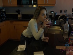 浴室, 彼女, ジーンズ, ハメ撮り, 喫煙, 靴下, おもらし, 濡れ