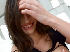 Anal, Sucer une bite, Brunette brune, Béant, Masturbation, Seins naturels, Adolescente, Jouets