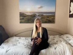 Blonde, Femme couguar, Conversation vulgaire, Femelle, Talons, Mature, Mère que j'aimerais baiser, Solo