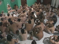 Bad, Viele männer bespritzen eine frau, Spermaladung, Aufs gesicht abspritzen, Gruppensex, Pissen, Muschi, Toilette