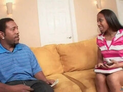 18 ans, Baby sitter, Grosse bite, Noire, Sucer une bite, Noir ébène, Pute, Adolescente