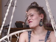 Enthousiasteling, Vingeren, Duits, Orgasme, Dikke tepels, Tieten likken