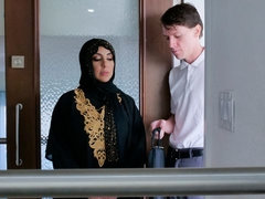 Arabisch, Grote mammen, Pijpbeurt, Bruinharig, Interraciaal, Likken, Geschoren, Strippen