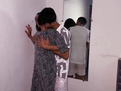 Asiático, Bisexual, Mamada, Penetracion con dedos, Sexo duro, Casero, Marido, Indio