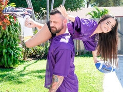 Verga grande, Hija, Estilo perrito, Sexo duro, Lamidas, Pequeña, Calcetines, Tatuaje