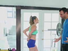 Lieveling, Grote lul, Blond, Pijpbeurt, Sportzaal, Handbeurt, Hd, Pornster