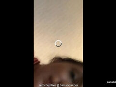 Amateur, Salle de bains, Brunette brune, Masturbation, Public, Chatte, Rasée, Se déshabiller
