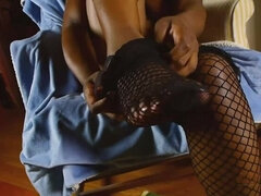 Ebony Babe Lyric: Big Tits & Curvy Assets