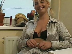 Blonde, Bondage, Doigter, Allemand, Mère que j'aimerais baiser, Pisser, Chatte