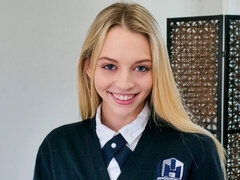 Enthousiasteling, Blond, Pijpbeurt, Natuurlijke tieten, Schoolmeisje, Mager, Tiener, Tieten likken