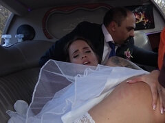 Anal, Cul, Gros seins, Sucer une bite, Mariée, Plantureuse, Voiture, Cocu