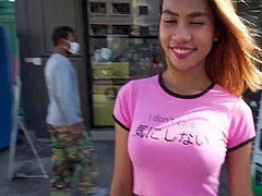 Asiatique, Grosse bite, Sucer une bite, Tir de sperme, Petite femme, Douche, Thaïlandaise, Nénés